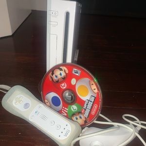 Nintendo Wii console, remotes and game included